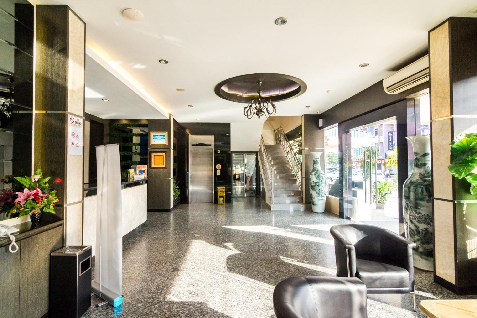Lovina Inn - Nagoya Batam Extérieur photo